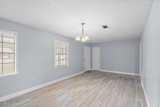267 Trojan Dr, Pearl, MS 39208