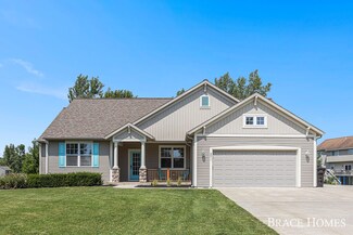 8611 Suntree Dr, Zeeland, MI 49464