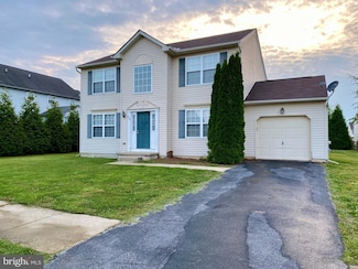 235 Tracer Dr, Clayton, DE 19938