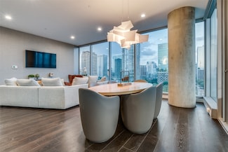 3130 N Harwood St Unit 901, Dallas, TX 75201