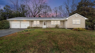 5 Box Place, Hauppauge, NY 11788