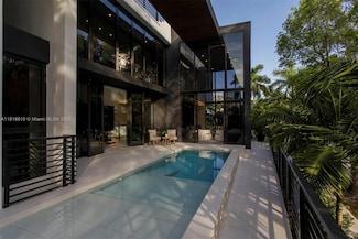 3571 Fair Isle St, Miami, FL 33133