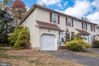 37 Carriage Ln, Englishtown, NJ 07726