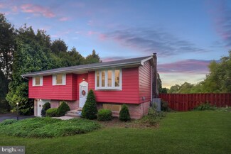 15 Hickory Ct, Orwigsburg, PA 17961