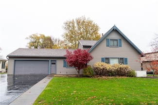 91 Shoreway Dr, Rochester, NY 14612