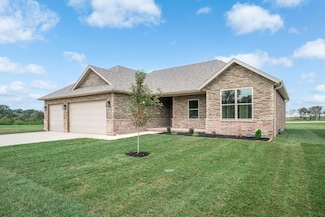 3825 W Broadmoor St, Springfield, MO 65807