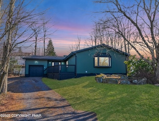 1434 Waterfront Dr, Tobyhanna, PA 18466