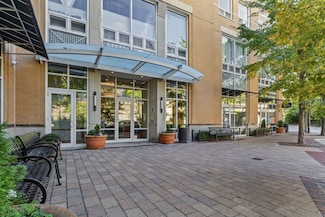 1640 Maple Ave Unit 304, Evanston, IL 60201