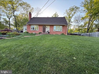 6812 Cabot Ct, Springfield, VA 22152
