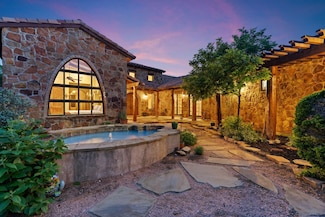 210 Painted Sky, Comfort, TX 78013