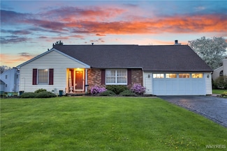 112 Old Orchard Ln, Orchard Park, NY 14127