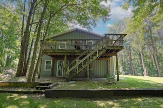 1957 E Nature Ln, Midland, MI 48640