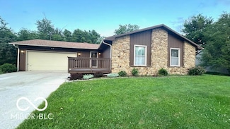 865 Countryside Ln, Columbus, IN 47201