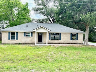 813 Cedar Lawn Dr, Alvin, TX 77511