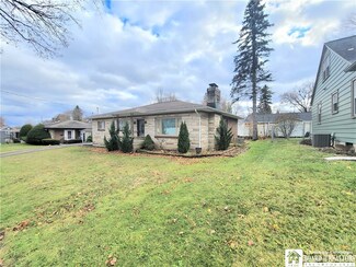 68 Chestnut St, Jamestown, NY 14701
