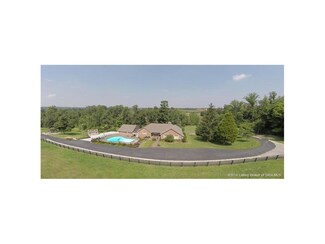7501 Chapel Hill Rd, Borden, IN 47106