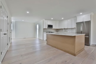 19 Autumn Ln, Nottingham, NH 03290