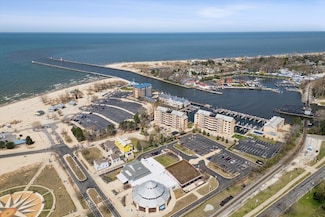 230 Water St Unit B, Saint Joseph, MI 49085