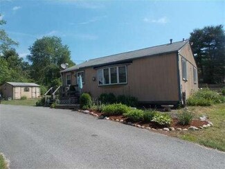 4 Abenaki St, Hubbardston, MA 01452