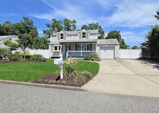 73 Peconic St, Selden, NY 11784