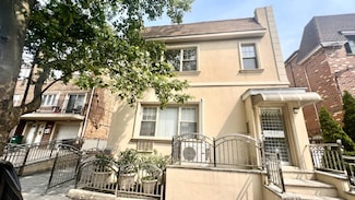 70-23 57th Dr, Flushing, NY 11378