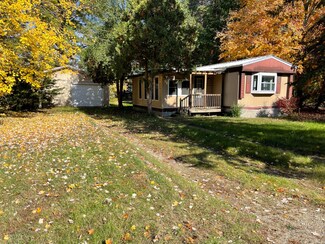 429 Sunset Dr, Newaygo, MI 49337