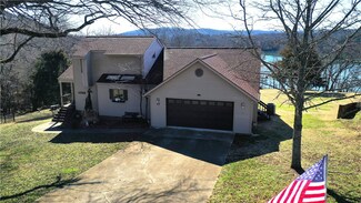 17 Lakeside Dr, Eureka Springs, AR 72631