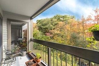 1100 Salem St Unit 102, Lynnfield, MA 01940