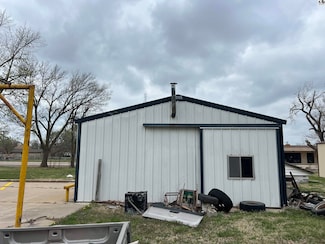 207 N 6th St, Canton, KS 67428