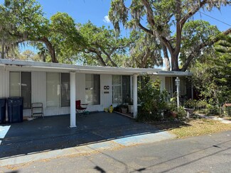 71 Eustis Ave, Tavares, FL 32778