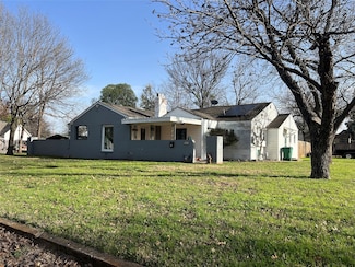 415 N Ikard St, Henrietta, TX 76365