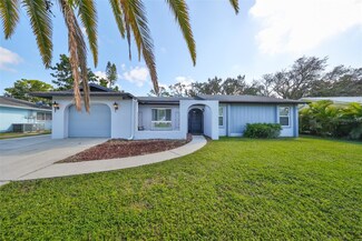 3725 Woodmont Dr, Sarasota, FL 34232