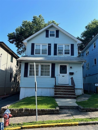 689 Probst Ave, Fairview, NJ 07022