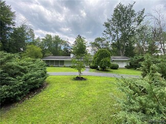 1481 Campbell Blvd, Buffalo, NY 14228