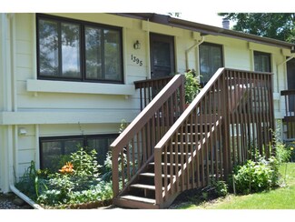 1395 Arden View Dr, New Brighton, MN 55112