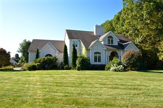 40 Hilltop Rd, Lancaster, MA 01523