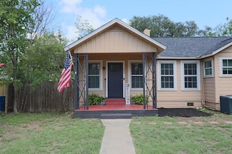 503 S Lewis Ave, Kerrville, TX 78028