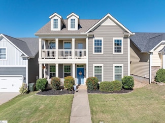 10 Kelvyn St, Greer, SC 29651