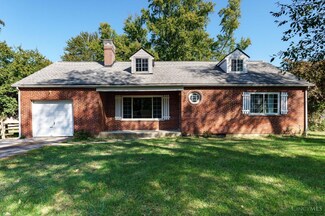 8238 Forest Rd, Cincinnati, OH 45255