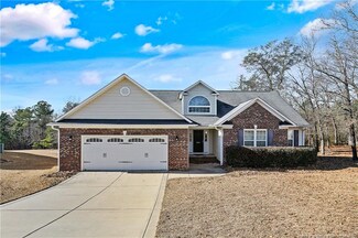 204 Berkshire Ct, Raeford, NC 28376