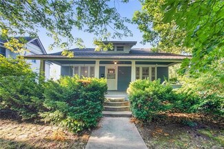 601 E Kaskaskia St, Paola, KS 66071