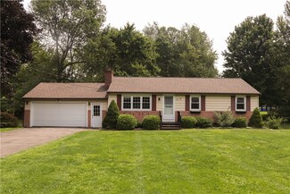 5936 Birchwood Ln, Sodus, NY 14551