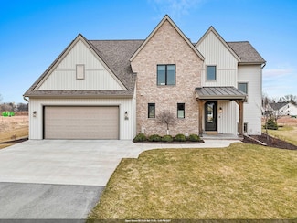 401 Jerelyn Ct, Combined Locks, WI 54113