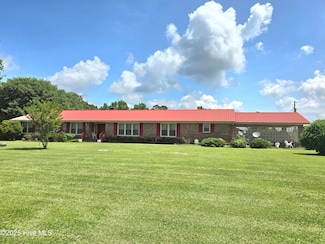 456 Cornwallis Rd, Teachey, NC 28464