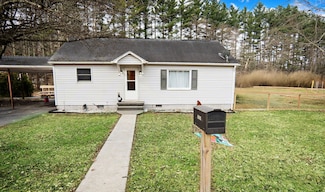 454 13th St, Rainelle, WV 25962
