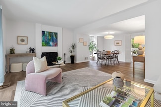9226 Three Oaks Dr, Silver Spring, MD 20901