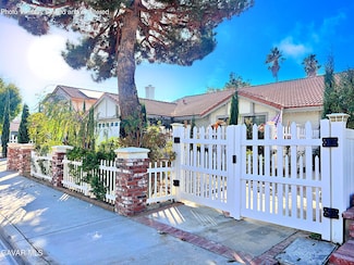 4544 Sungate Dr, Palmdale, CA 93551