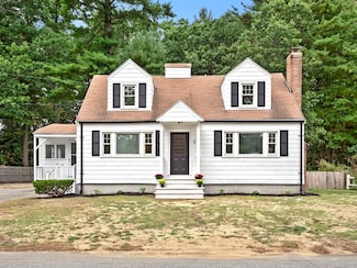 11 Kevin St, Tewksbury, MA 01876