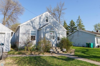 324 5th Ave SE, Mayville, ND 58257