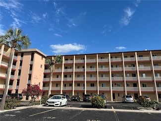 3993 Lake Bayshore Dr Unit F513, Bradenton, FL 34205